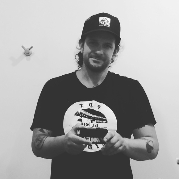 Meet your Posher, Jimmy - Picture 1 of 8